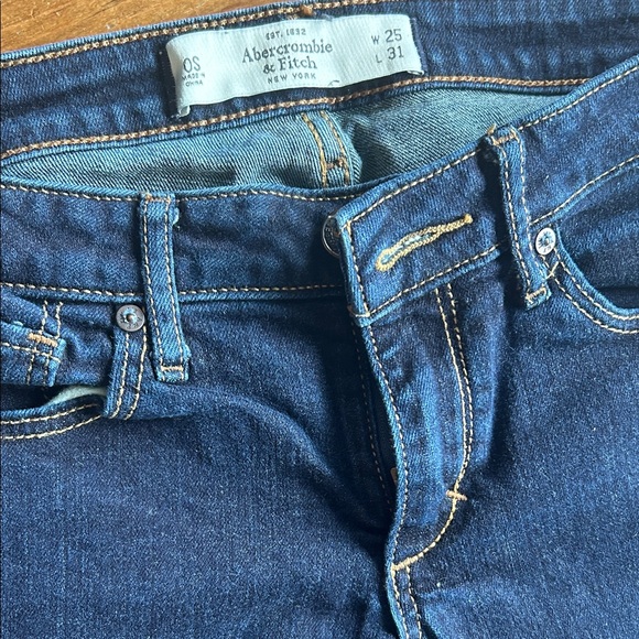 Abercrombie & Fitch Women's Low/Midrise bootcut jeans - Picture 4 of 6